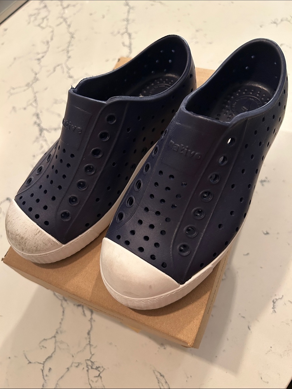 Native Jefferson shoe in Navy